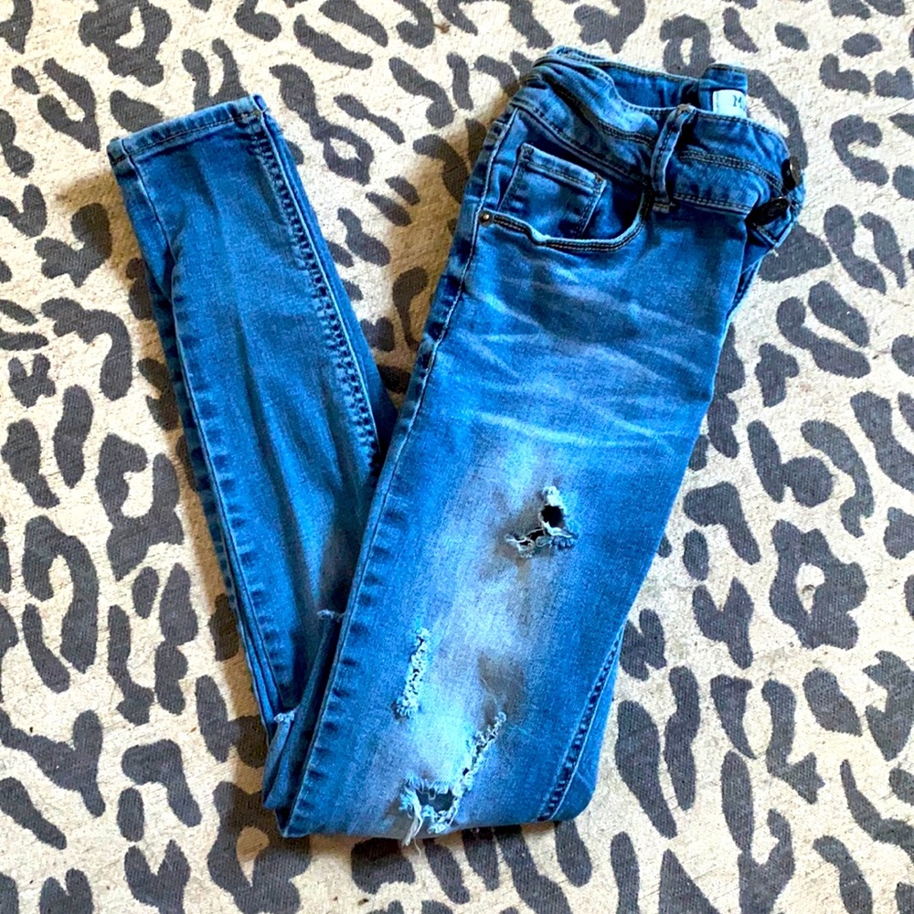 . Like new girls mudd jeans with sizing extenders! Size 12